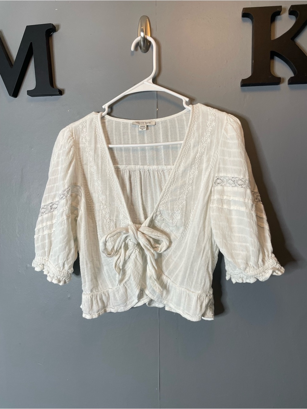 American Eagle Lightweight White‎ Tie-Front Peasant Top size medium